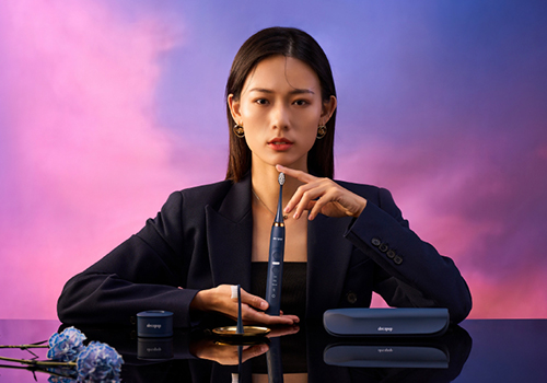 London Design Winner - CHERNG SHIN TECHNOLOGY INC. - Pure White Sonic Electric Toothbrush