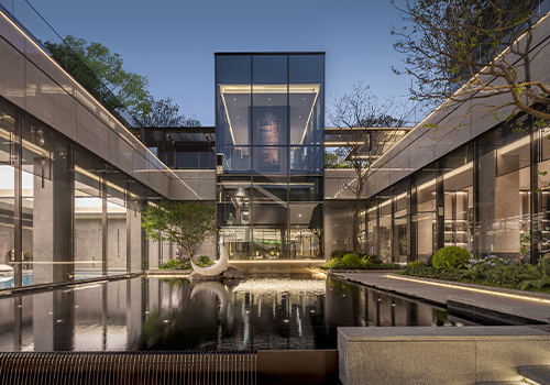 London Design Winner - HZS - GLORY OF THRONES