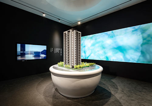 London Design Winner - The One Design Group -  Soak Up The Sun Sales Office