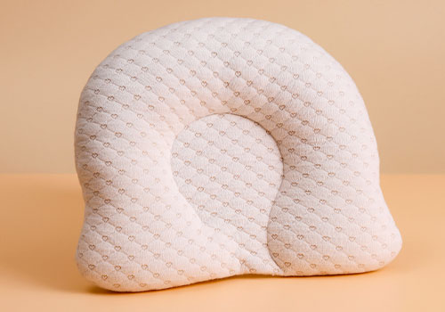 London Design Awards - Heart-shaped Memory Foam Pillow