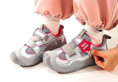 London Design Winner - Zhejiang Xiaomibu Children's Products Technology Co., Ltd. - Stellar Path Casual Sports Shoes