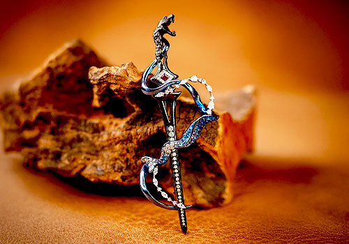 London Design Winner - Rarity Niu, Zhenzhen - A Dialogue Between Wildness and Civilization Brooch