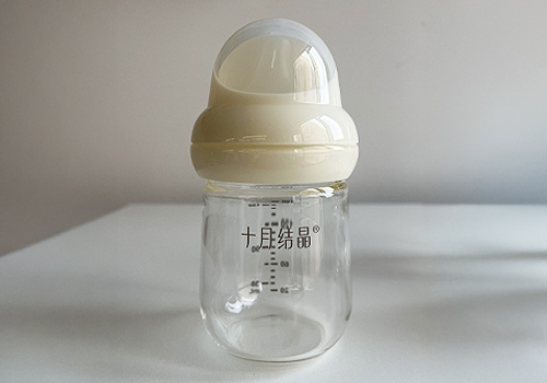 London Design Awards - Glass Baby Bottle with Precision Venting System