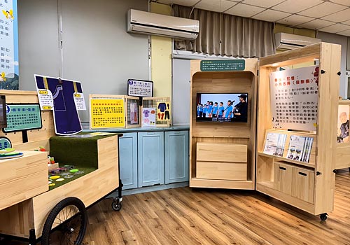 London Design Winner - Taiwan Hakka Culture Development Center, Hakka Affairs Council - The Mobile Exhibitions in Liugdui Schools