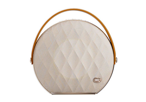 London Design Winner - Shenzhen GIEC Digital Co., Ltd - Q20 High-Fidelity Wireless Speaker