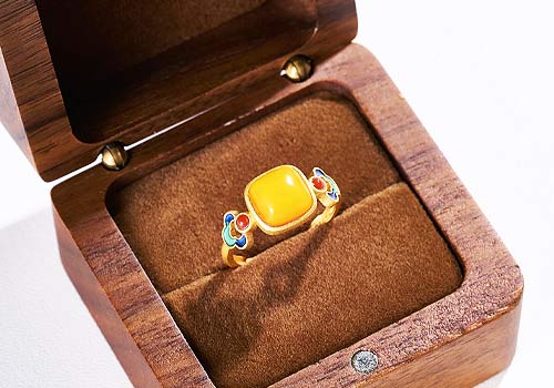 London Design Awards - MiNi Amber Ring