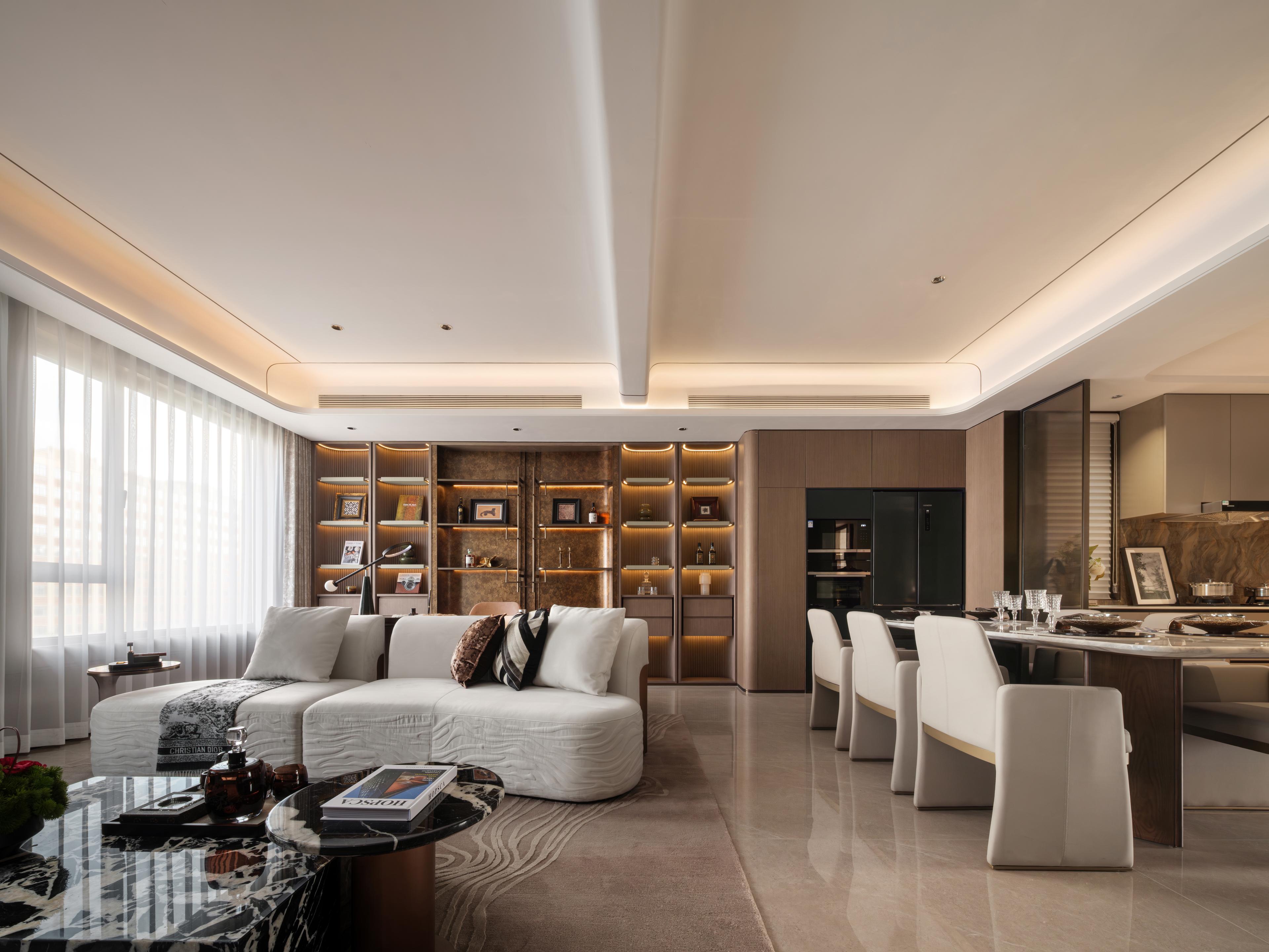 London Design Winner - YJID - Peak Of The World B3 Show Flat